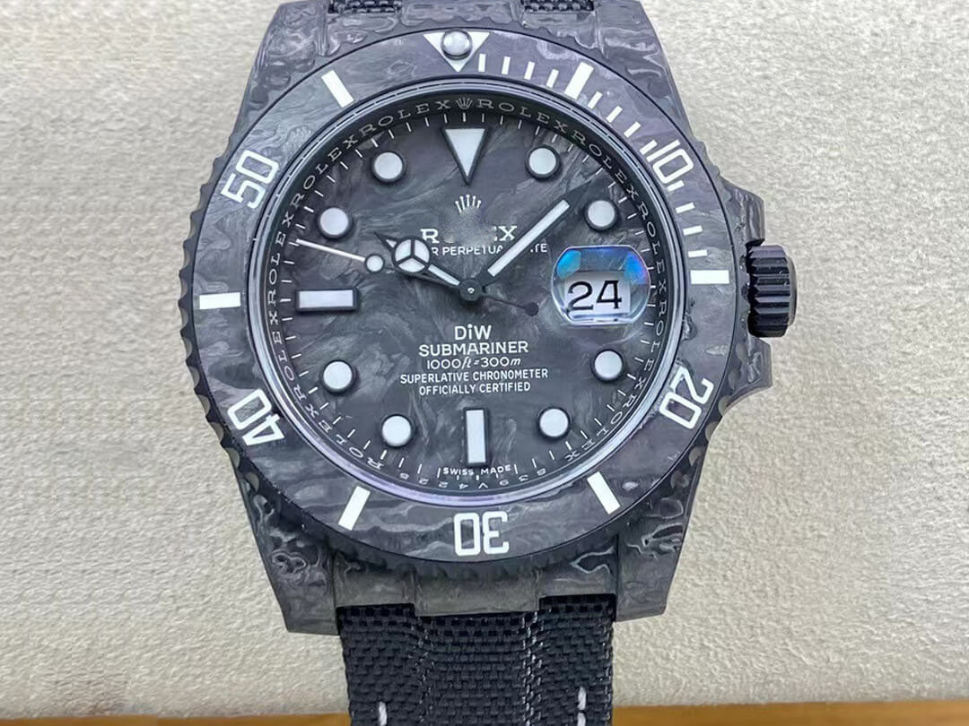 REPLICA SUBMARINER VS FACTORY CARBON FIBER CASE