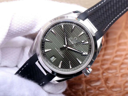 REPLICA SEAMASTER 220.13.41.21.10.001 VS FACTORY GREEN DIAL