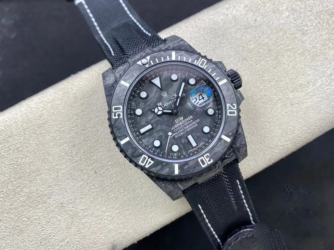 REPLICA SUBMARINER VS FACTORY CARBON FIBER CASE