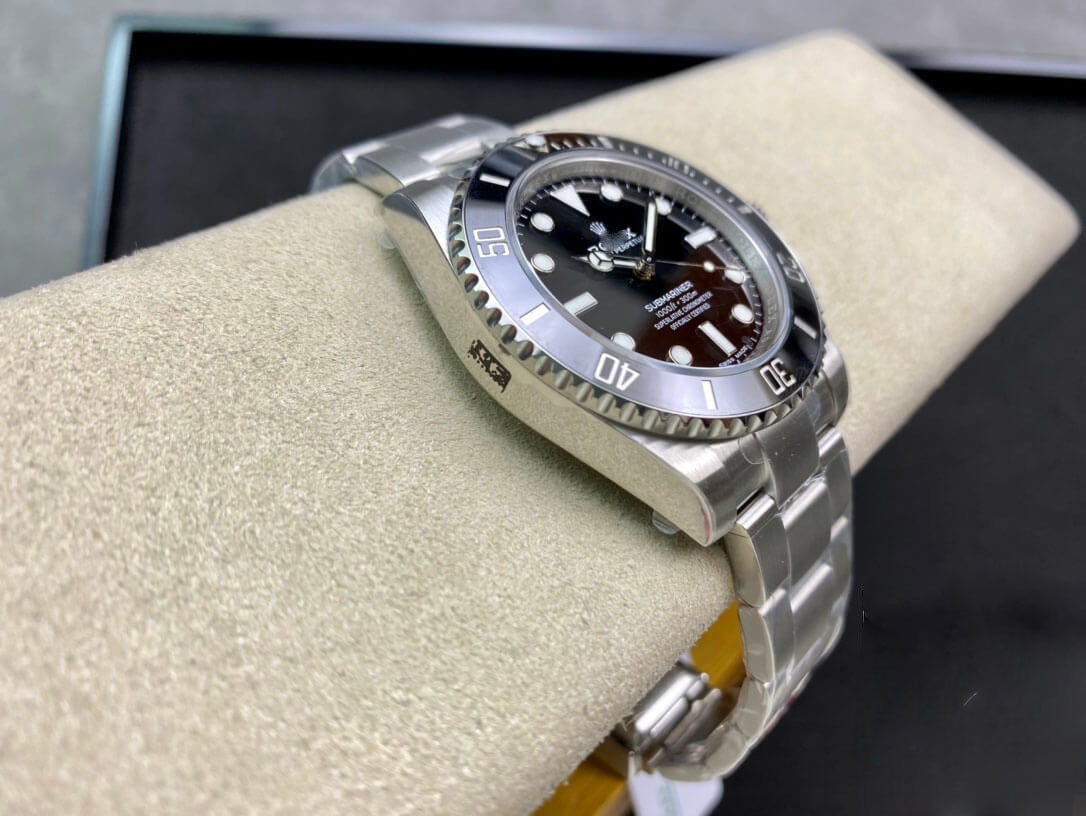 REPLICA SUBMARINER 114060-97200 VS FACTORY BLACK DIAL