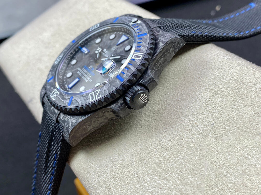 REPLICA SUBMARINER VS FACTORY CARBON FIBER CASE