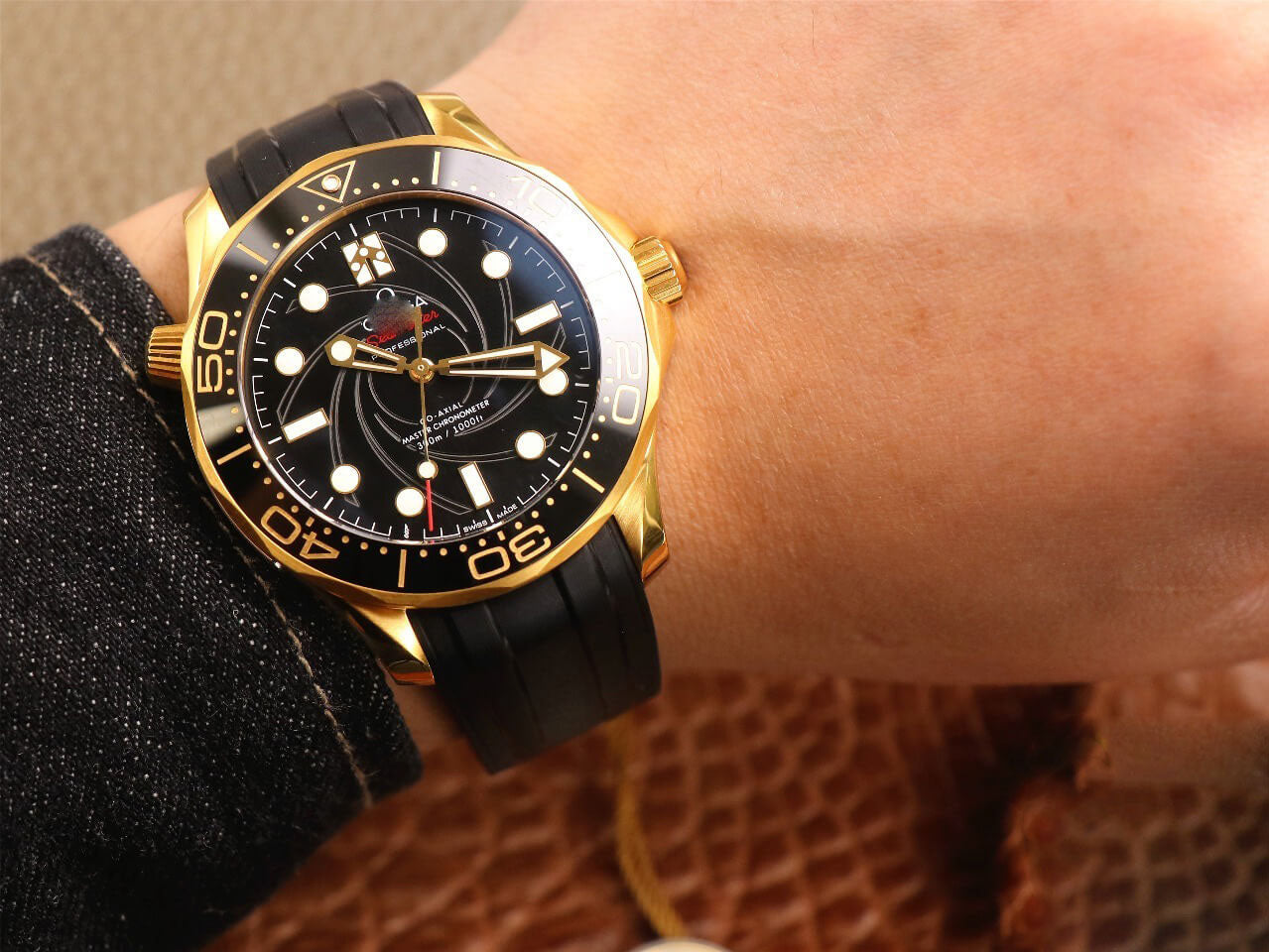 REPLICA SEAMASTER 210.62.42.20.01.001 VS FACTORY BLACK STRAP