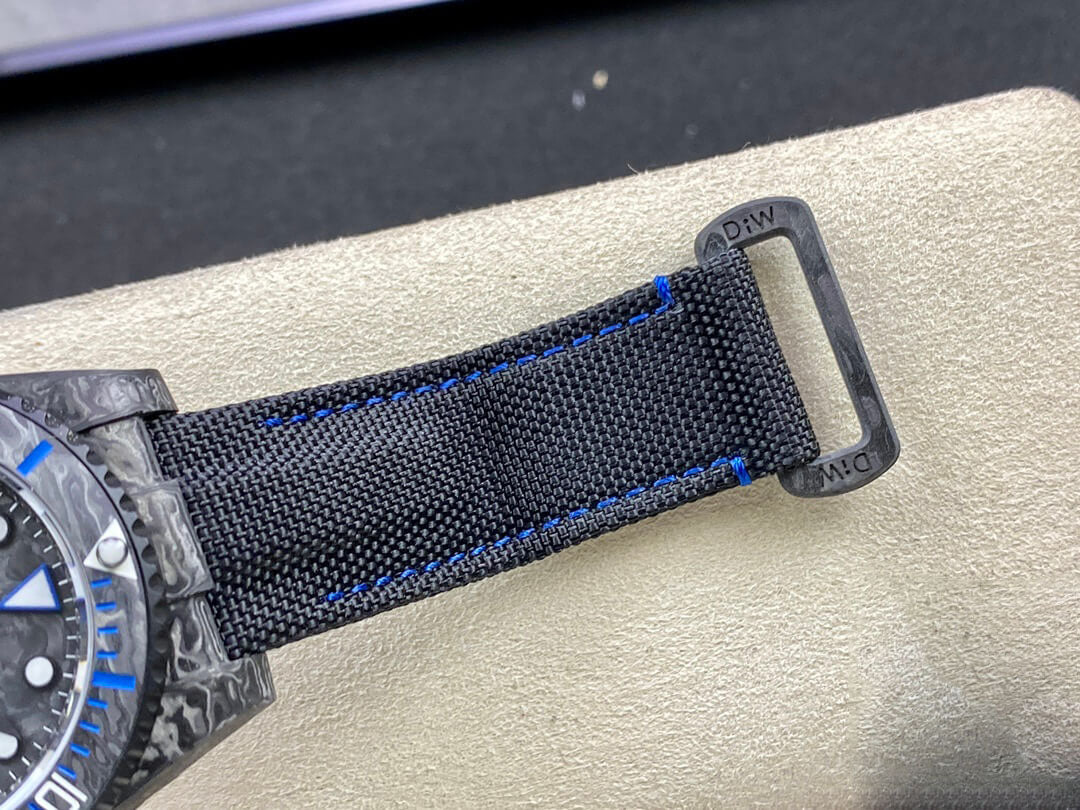 REPLICA SUBMARINER VS FACTORY CARBON FIBER CASE